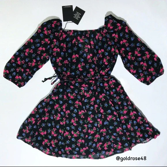 Reformation Eveleigh wrap dress in Brittany pattern - Picture 2 of 7